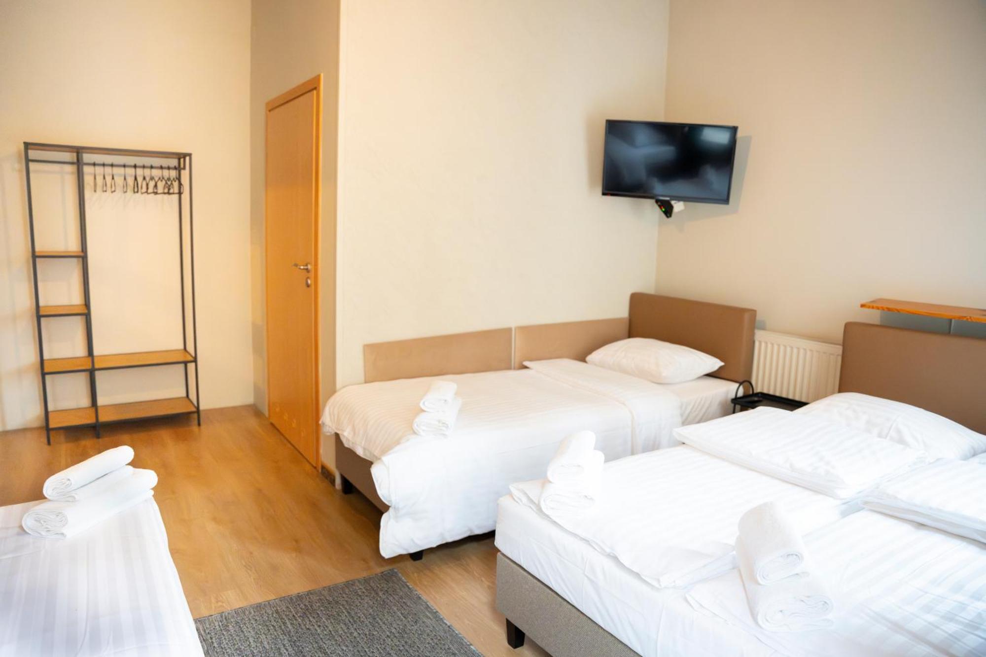 Hotelik Relax H360 Лодз Екстериор снимка